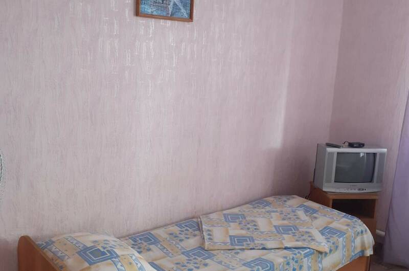 3-х местный «Эконом» с балконом (Сиреневый)