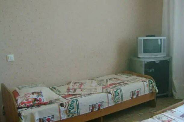 4-х местн «Эконом» с удобствами на этаже (Бежевый)