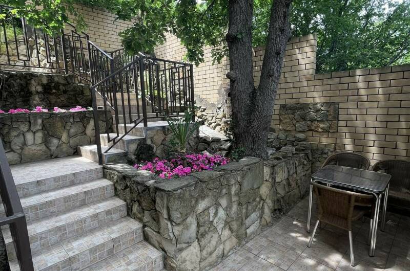 Двухместное помещение на втором этаже 444