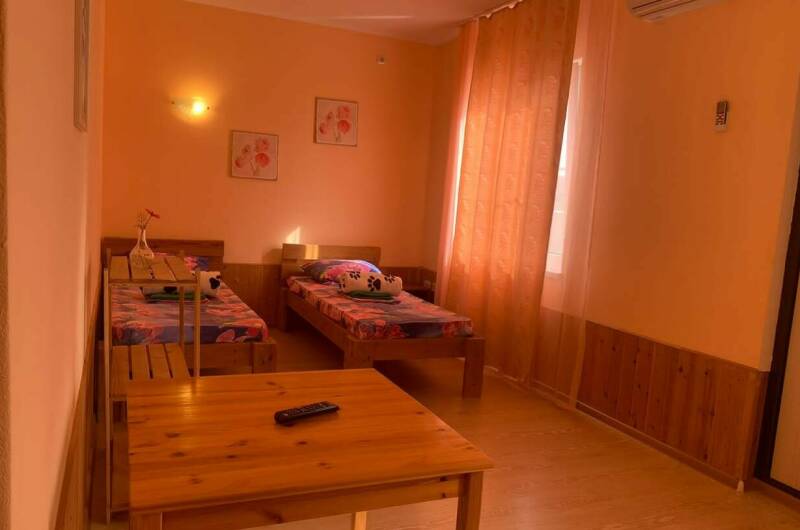 Четырех местный с двориком