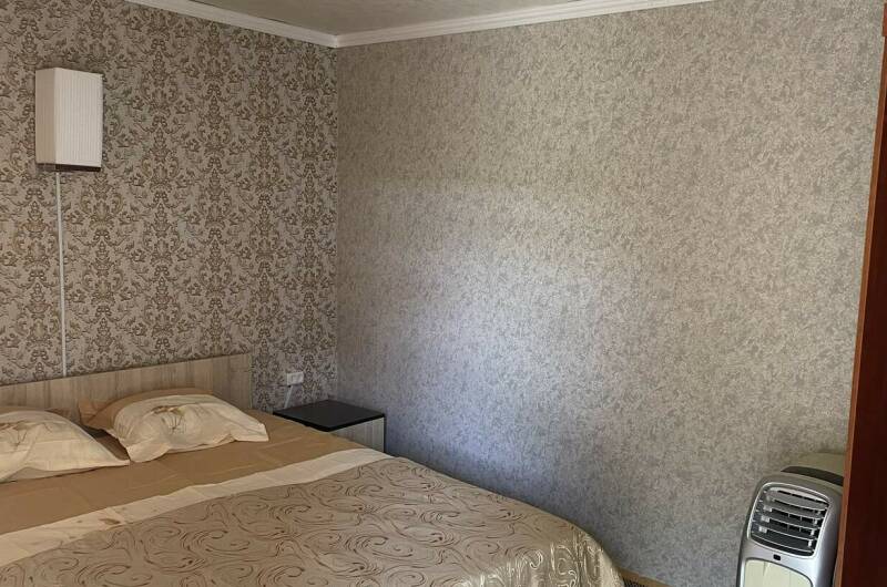 Комната в деревянном домике