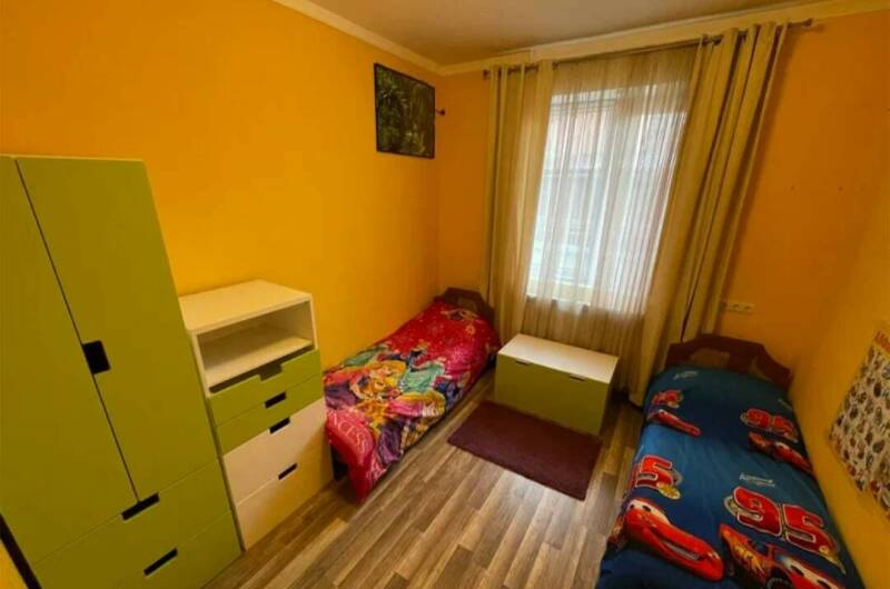 Двухкомнатный номер на 5−7 человек