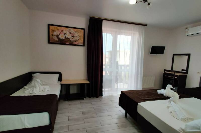 Стандартный 4-местный с балконом