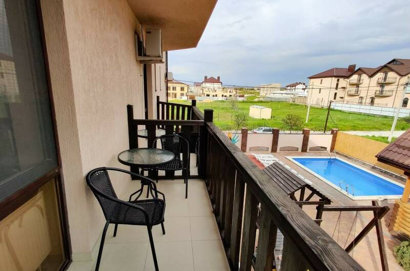 Стандартный 4-местный с балконом