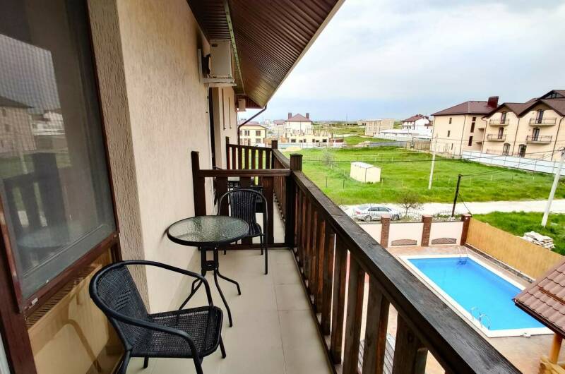 Стандартный 3-х местный с балконом