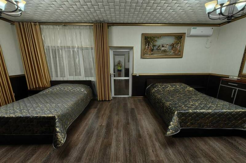 Номер «Люкс» на 4 человека