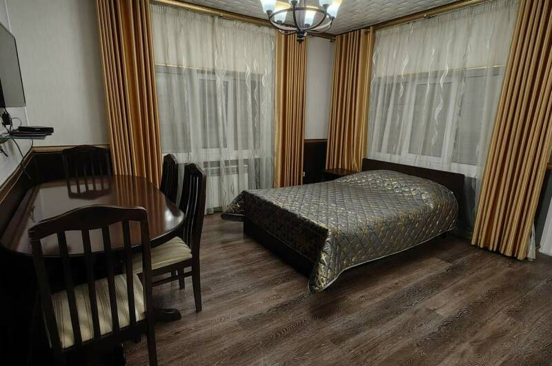 Номер «Люкс» на 4 человека