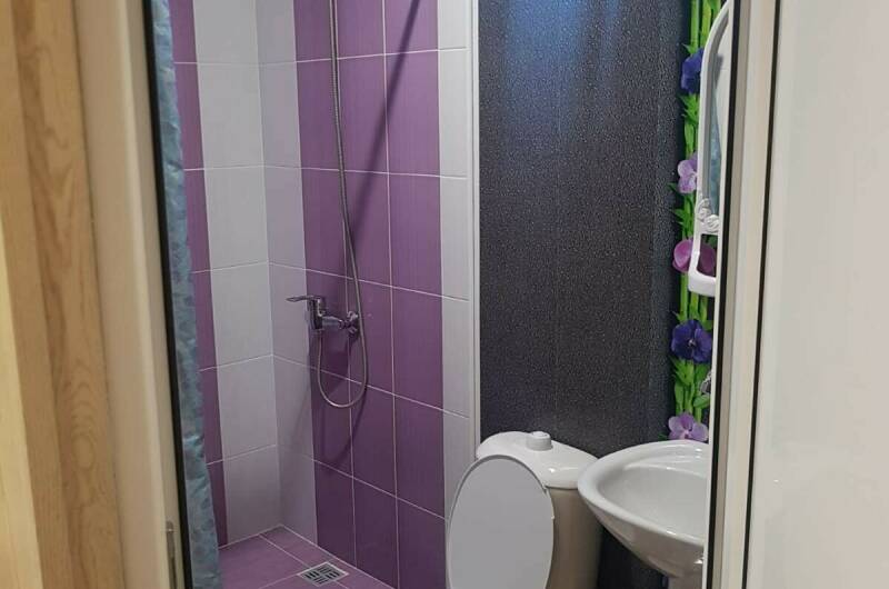 Однокомнатный 3-х местный домик с удобствами