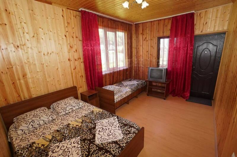 Трехместная комната с удобствами «Семейная»