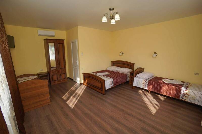 Пятиместная комната с удобствами «Комфорт»