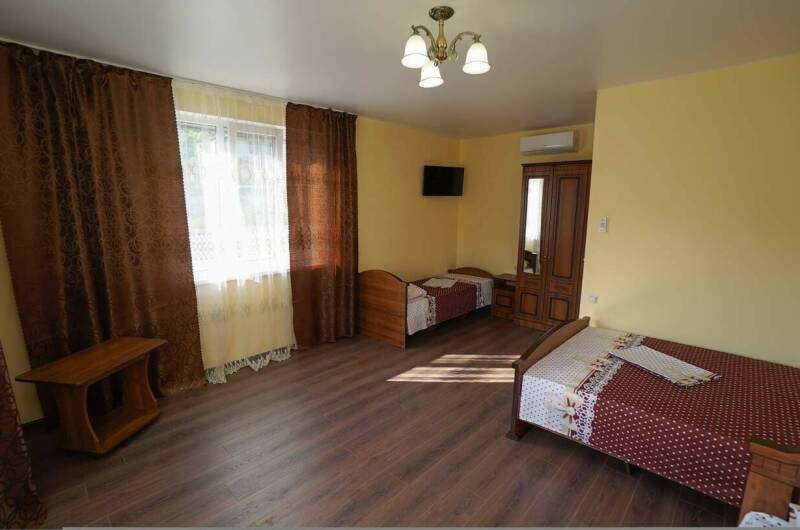 Пятиместная комната с удобствами «Комфорт»