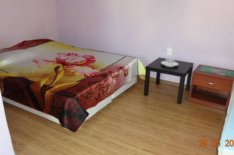 Комната на троих