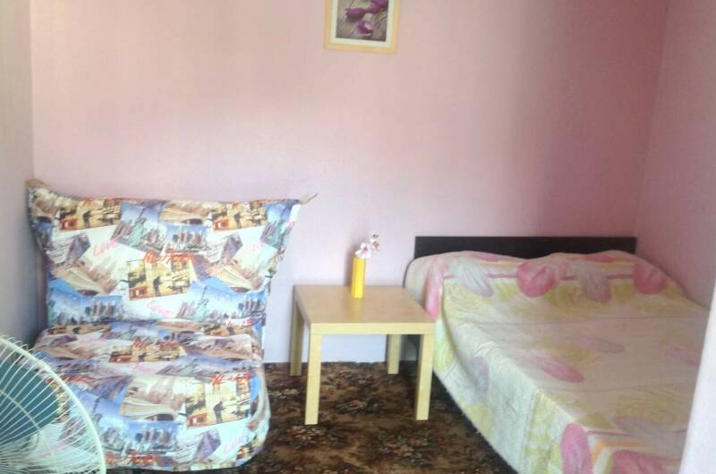 Комната на троих