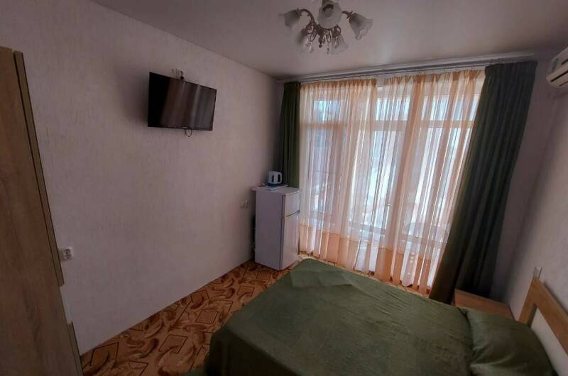 2 комн. с удобствами с балконом отдельным входом