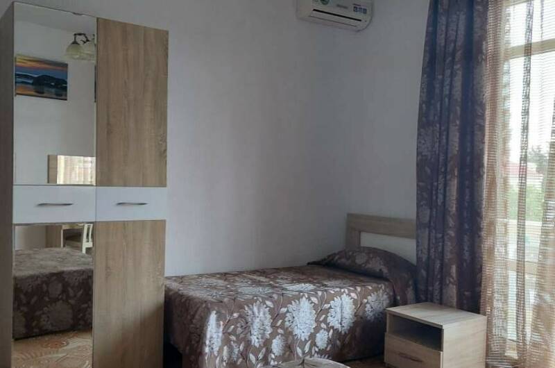 Трехместный с удобствами с балконом 2 Этаж