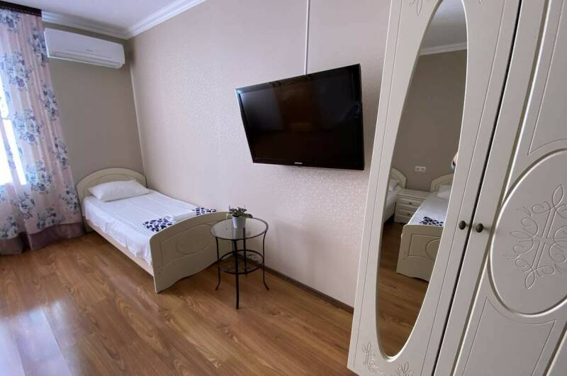 Трехместный «Стандарт» с раздельными кроватями