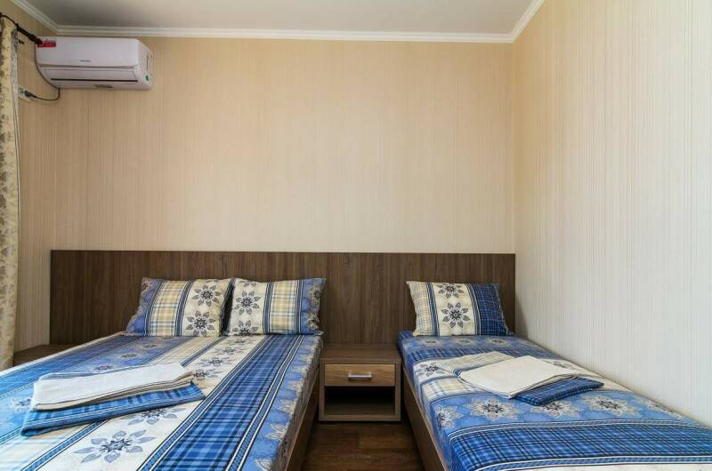 Трехместный номер с балконом