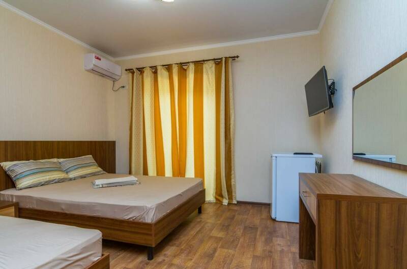 Трехместный номер с балконом