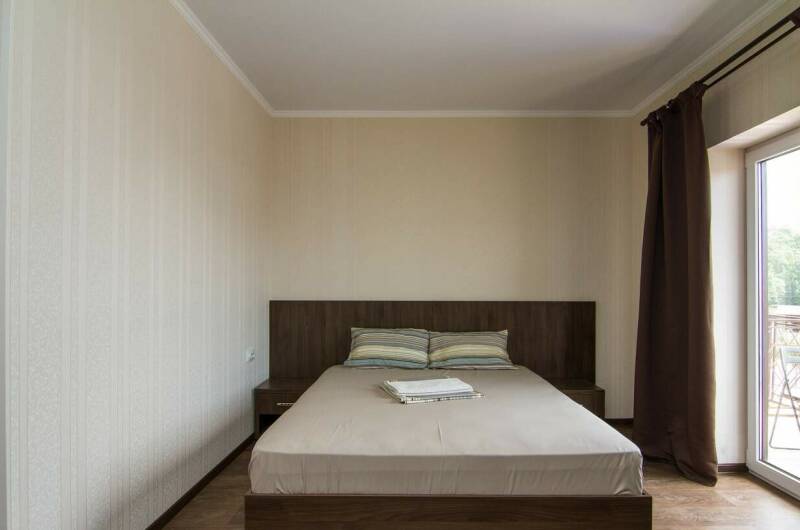 Четырехместный номер с ванной и с балконом