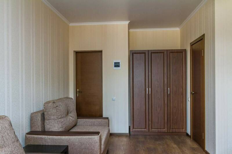 Пятиместный номер с ванной и с балконом