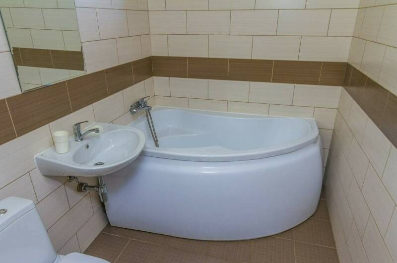 Пятиместный номер с ванной и с балконом