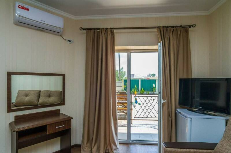 Пятиместный номер с ванной и с балконом