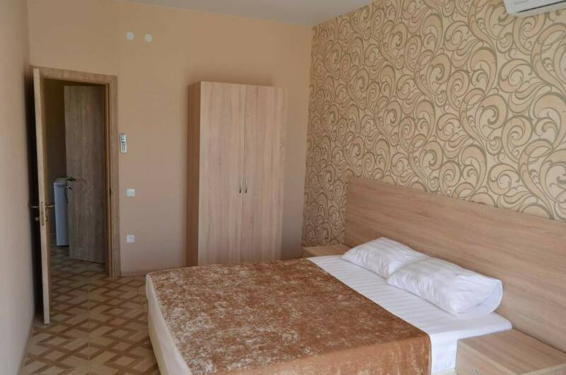 Двухкомнатный номер на 3−4 человека с балконом