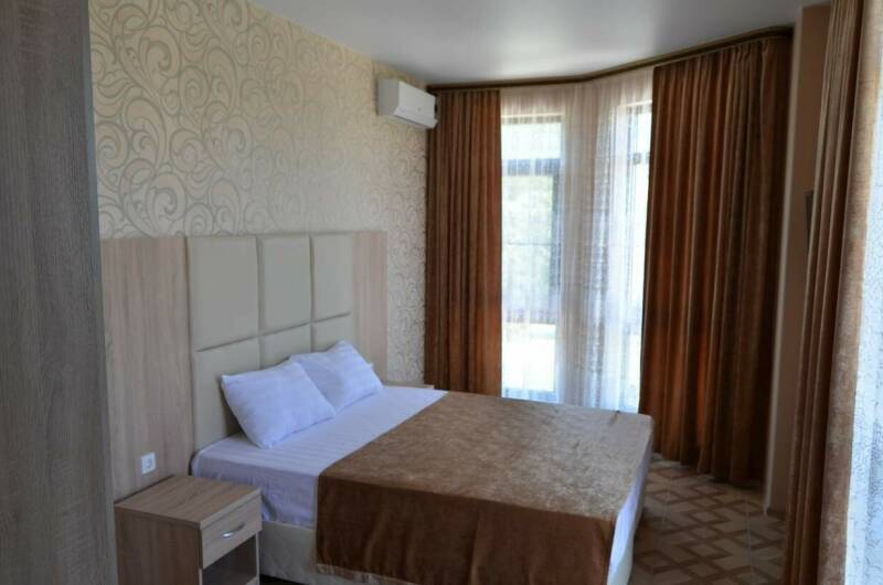 Двухкомнатный номер на 3−4 человека с балконом