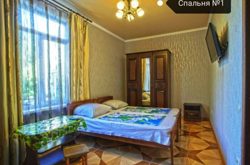 Люкс 3-х комнатный с кухней 6−9 чел