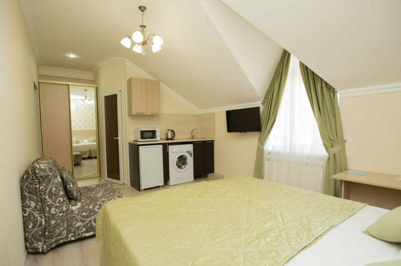 Студия с мини кухней