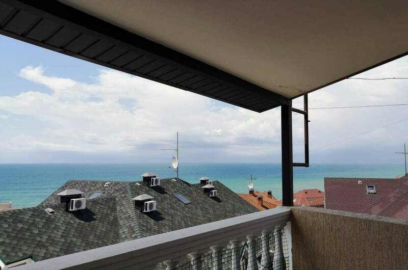 Двухкомнатный номер с балконом и видом на море