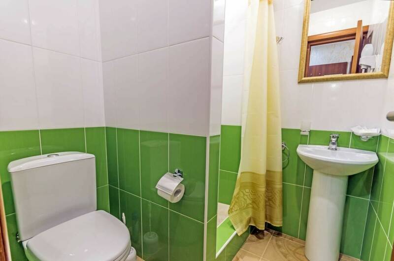 Семейный номер с видом на море и бассейн