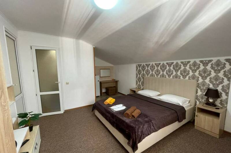 Люкс 2х с ванной комнатой