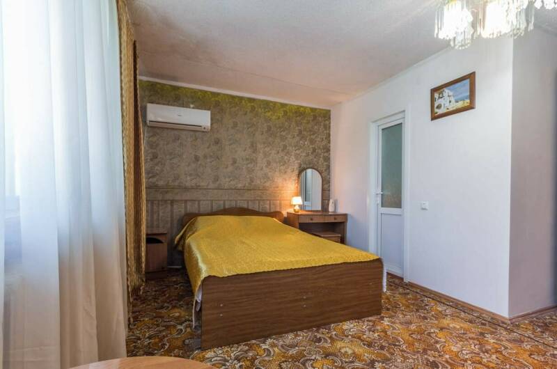 2-х местный полу люкс на 2 этаж (жёлтая комната)