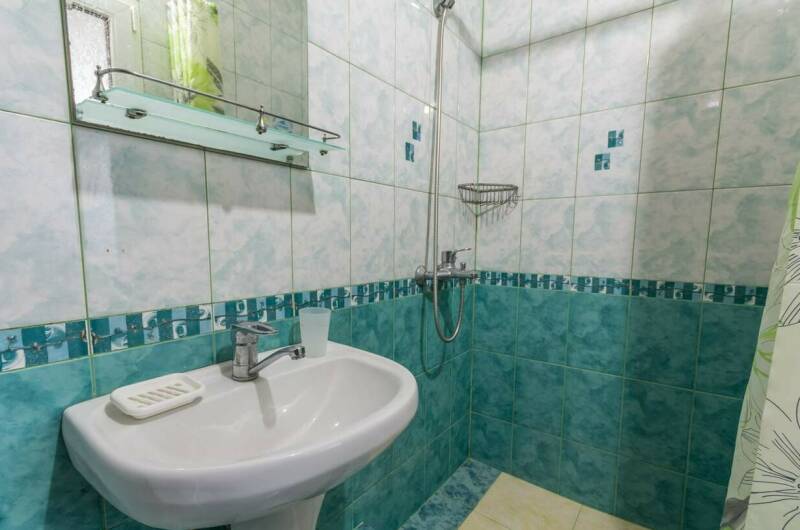 2-х местный полу люкс на 2 этаж (жёлтая комната)