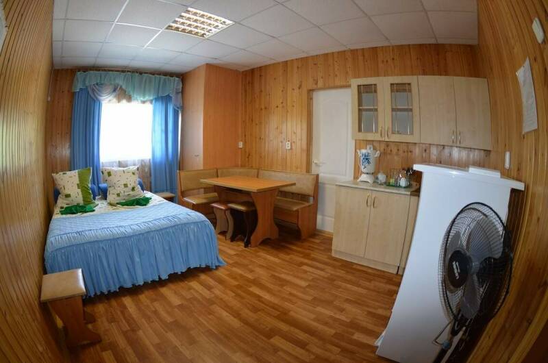 4-х местная с кухонным гарнитуром