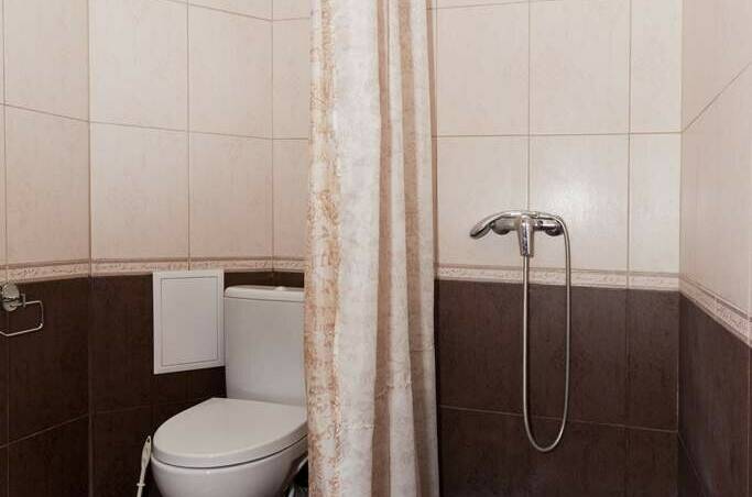 Большой корпус трёхместный номер