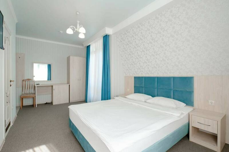 Двухместный номер с балконом (4-й этаж этаж)