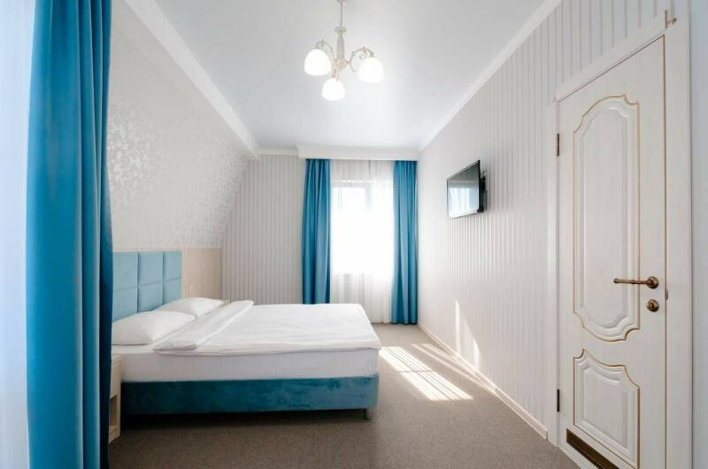 Двухместный номер с балконом (4-й этаж этаж)