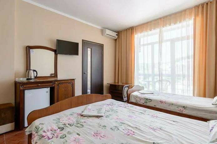 «Люкс» четырехместный двухкомнатный