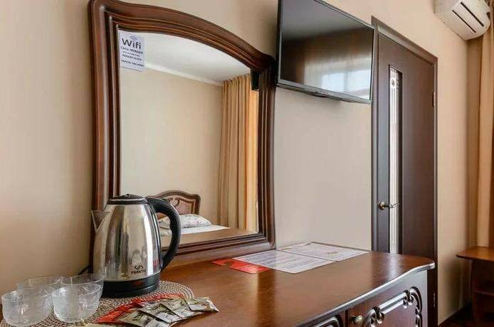 «Люкс» четырехместный двухкомнатный