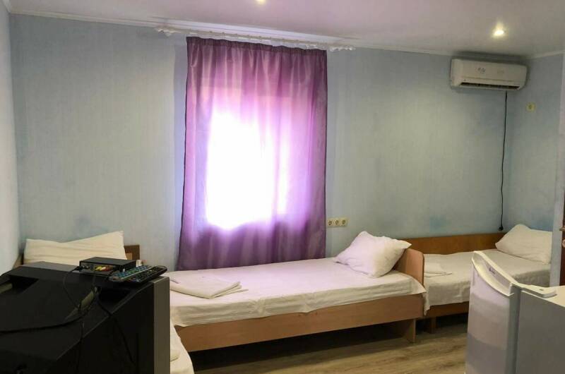 Номер 4-х местный (1 категория, удобства в номере)