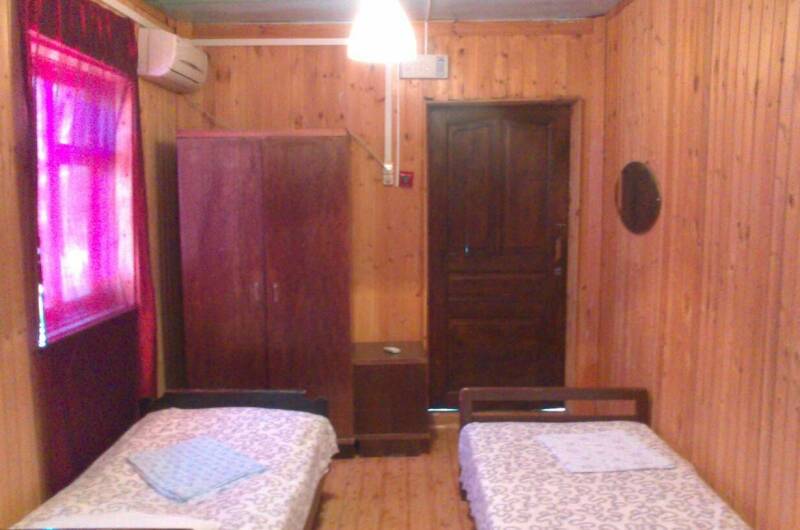 Номер 2−х местный (2 категория, удобства на блок)