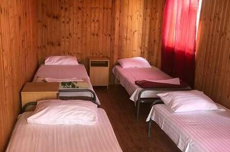 Номер 3−х местный (2 категория, удобства на блок)