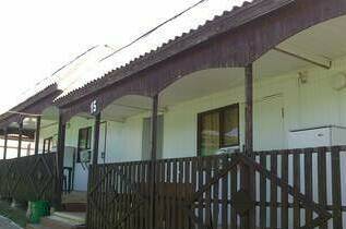 Номер 4−х местный (2 категория, удобства на блок)