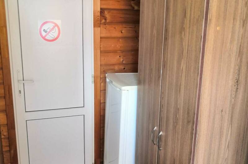 Номер Комфорт 3х местный (деревянный домик)