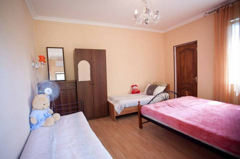 Бюджетный 4-местный номер с балконом