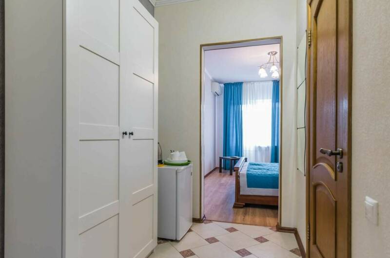 Комфорт, трехэтажный корпус