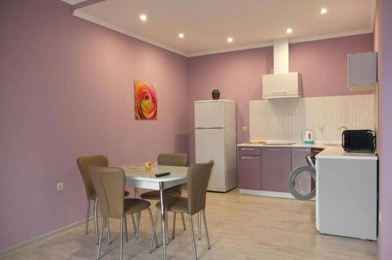 Двухкомнатное помещение с кухней