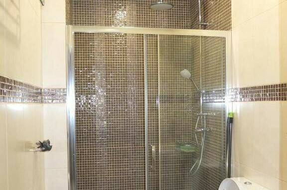 Двухкомнатное помещение с кухней